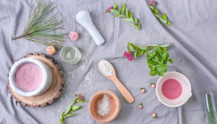 How to prepare the pink salt weight loss recipe - Fashion in beauty - Fashion in Beauty What is the pink salt trick shown through ingredients used to prepare the pink salt weight loss recipe, including Himalayan pink salt, water, and natural additives