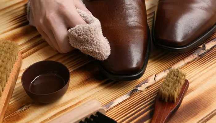 How to Remove Mud From Suede Shoes - Fashion In Beauty - Fashion in Beauty How to Clean Suede Shoes using a soft cloth and shoe brush, demonstrating gentle cleaning techniques for brown footwear at home.